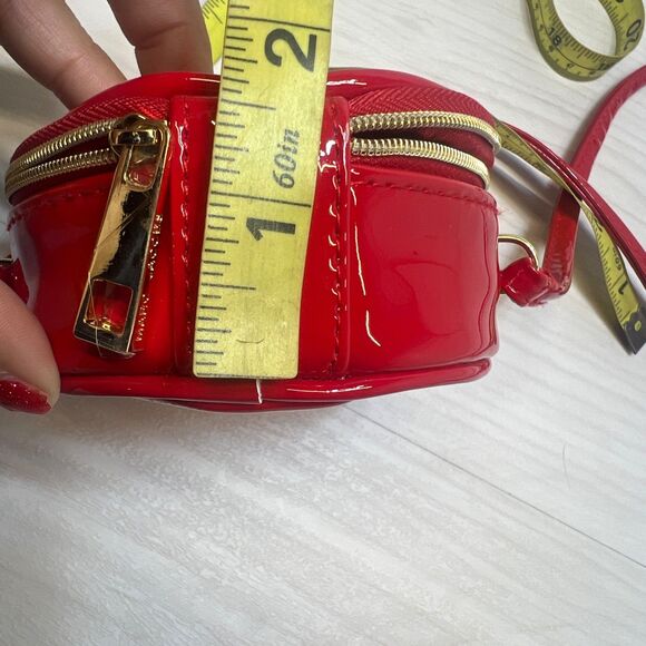 MARC JACOBS Mini 4" Red Patent Leather Crossbody Round Purse - Picture 10 of 10